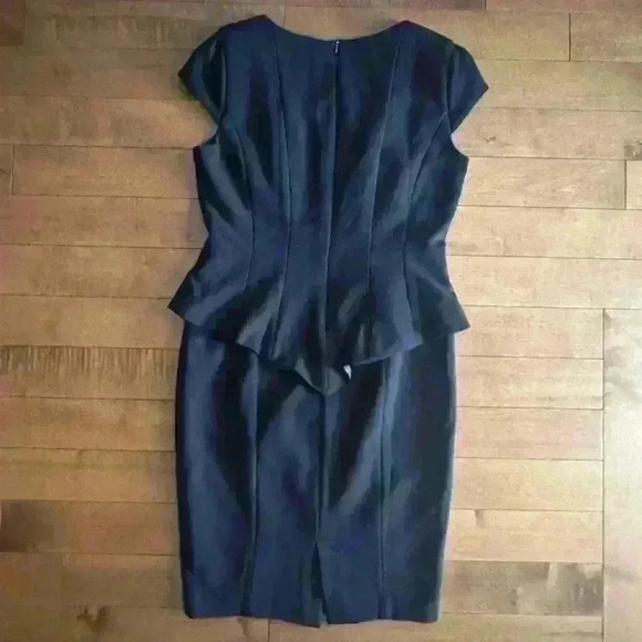 Zara Basic | Black structured peplum  dress size large* - Picture 3 of 3